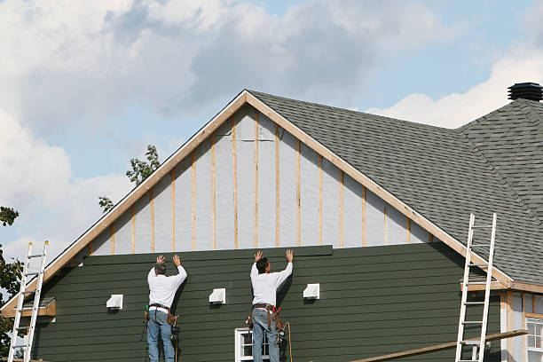 Professional Siding Installation technician working in Coppell, TX
